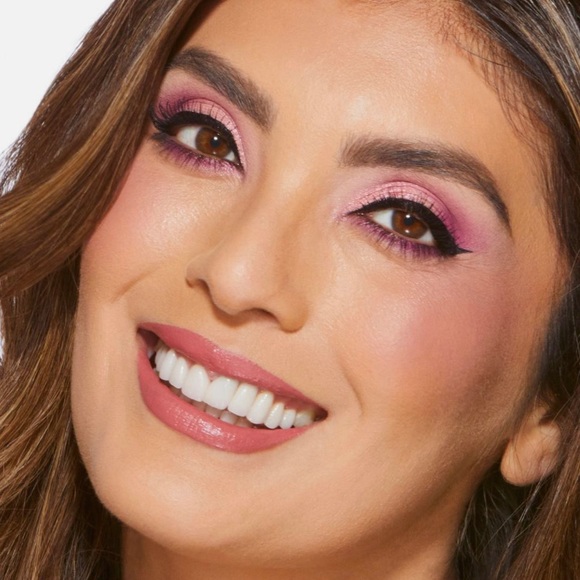 TOO FACED Pinker Times Ahead Eyeshadow Palette - Picture 4 of 13